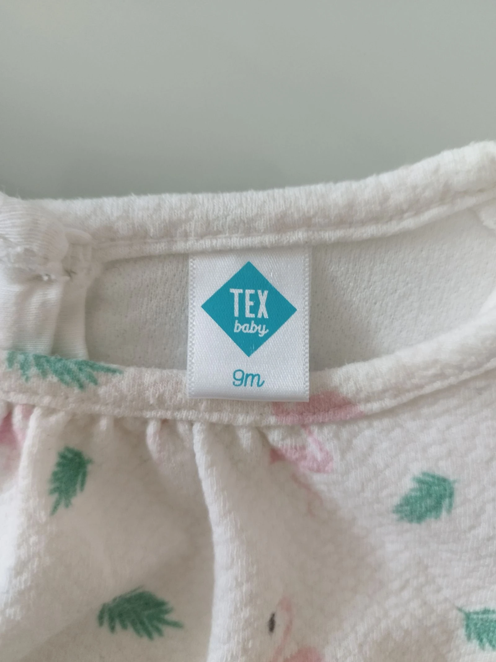 Vestido blanco verano con dibujos de flamencos y hojas 9 meses – photo 2